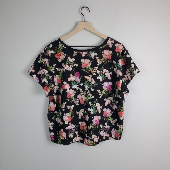 Decree Floral Crop Top XL - Picture 5 of 5